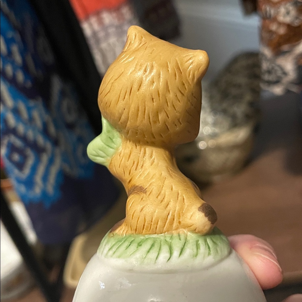 Charming Cream Bell with Floral Design - Picture 4 of 6